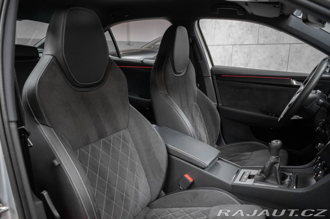 2020 Škoda Superb - 11