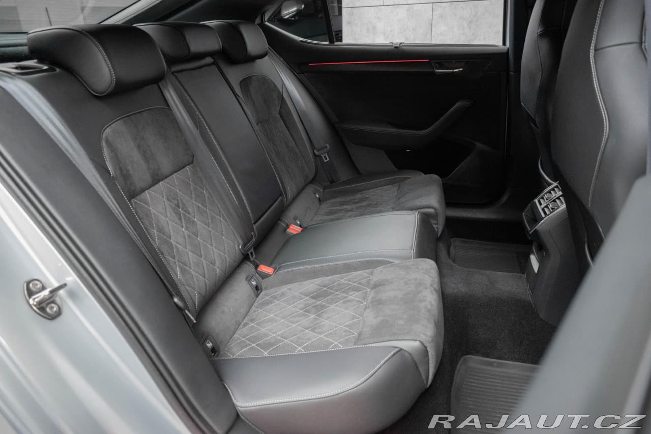 2020 Škoda Superb - 12