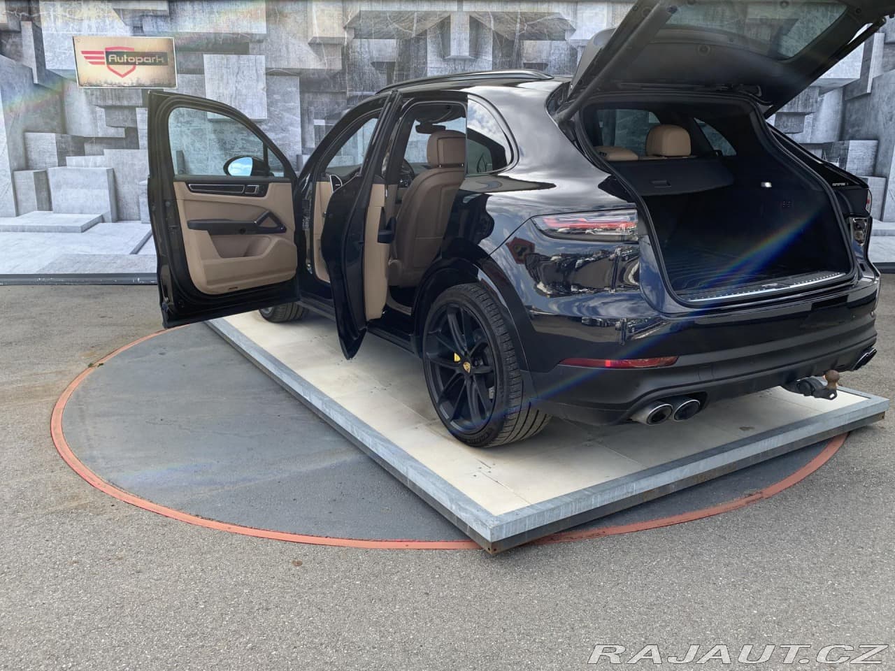 2019 Porsche CAYENNE - 10