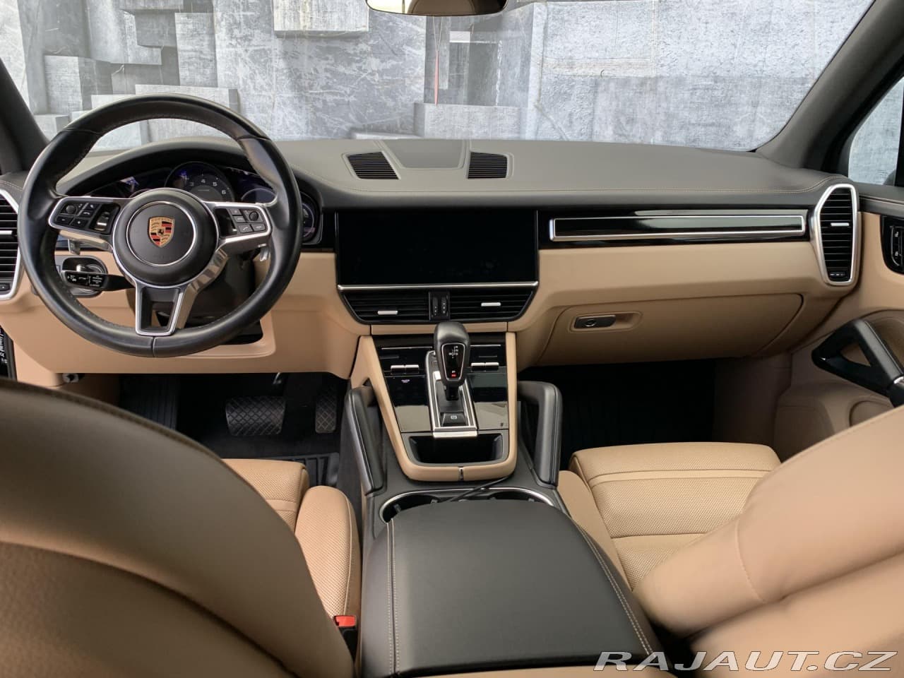 2019 Porsche CAYENNE - 12