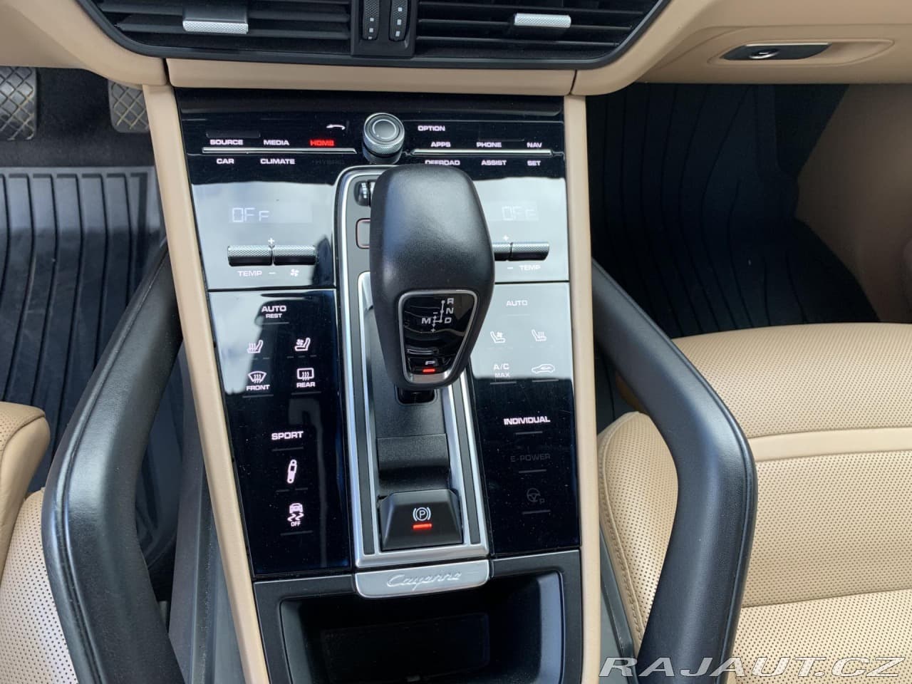 2019 Porsche CAYENNE - 16