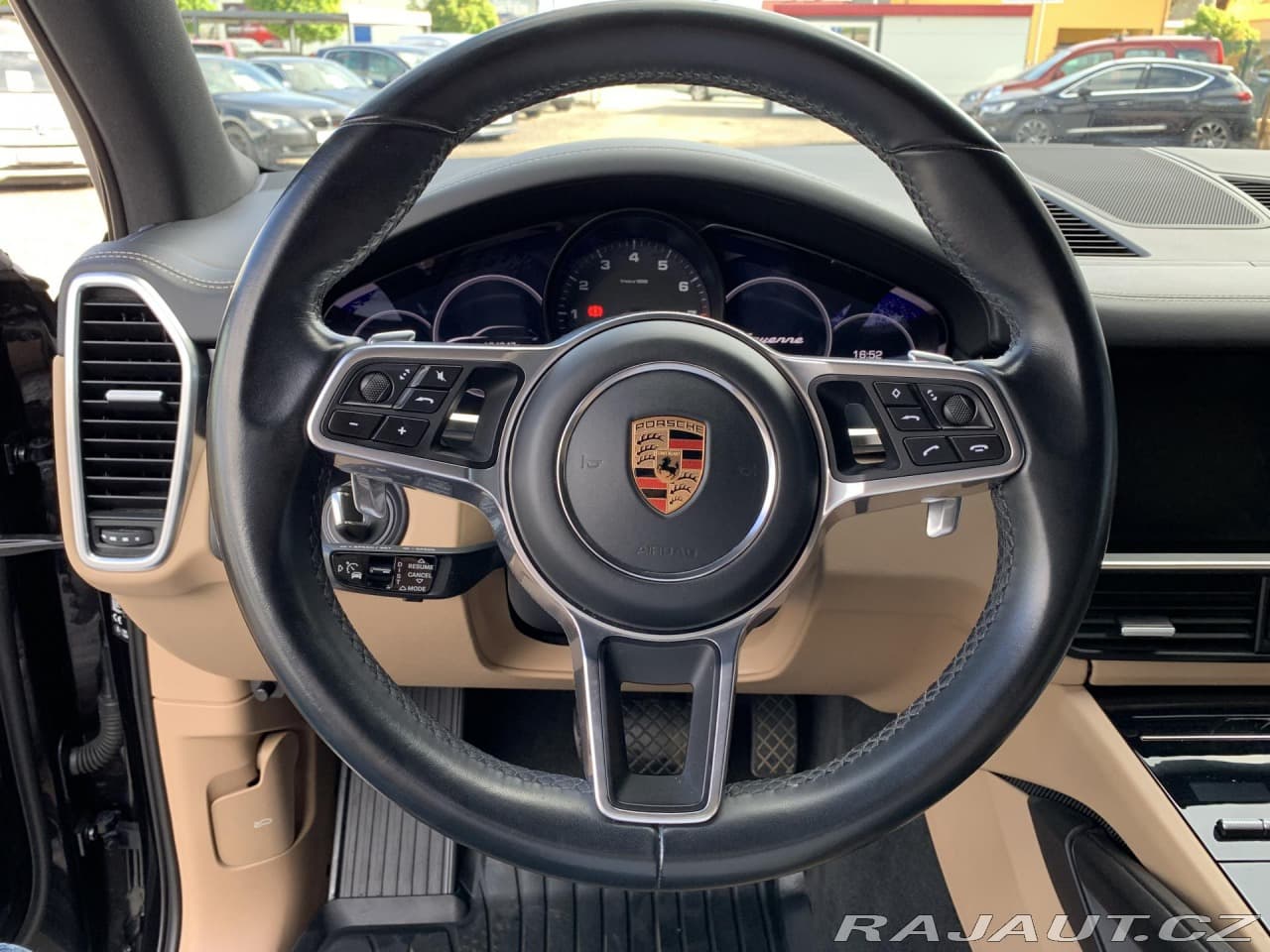 2019 Porsche CAYENNE - 17