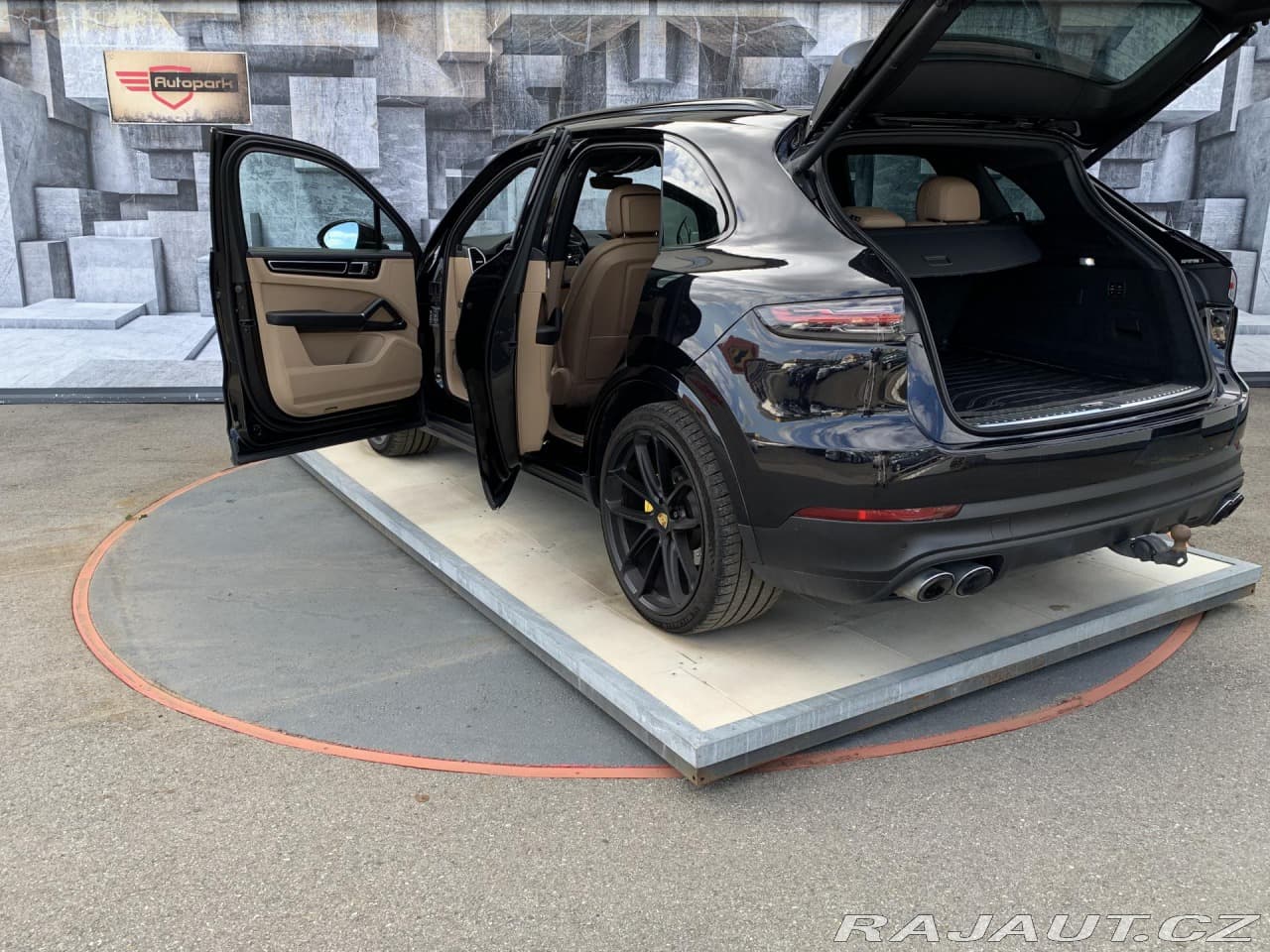 2019 Porsche CAYENNE - 9