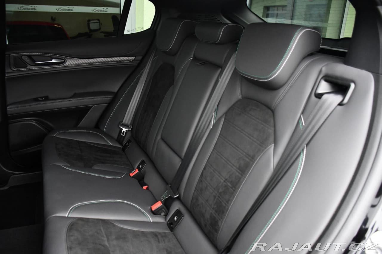 2024 Alfa Romeo Stelvio - 12