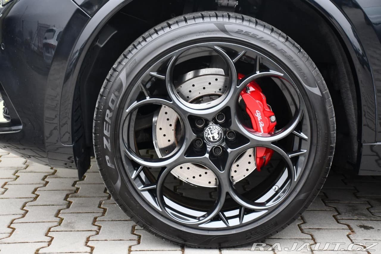 2024 Alfa Romeo Stelvio - 17