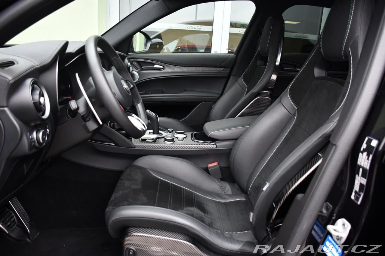 2024 Alfa Romeo Stelvio - 5