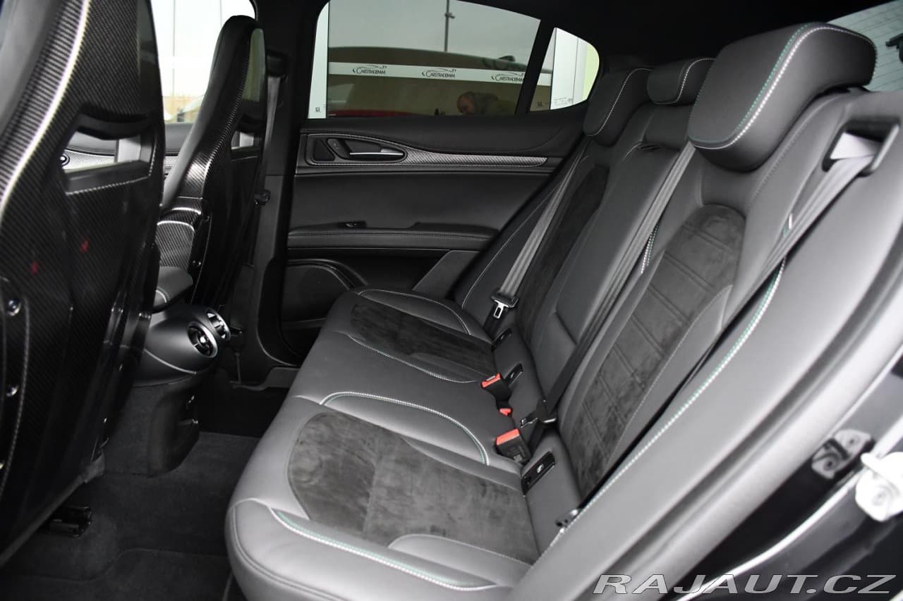 2024 Alfa Romeo Stelvio - 9