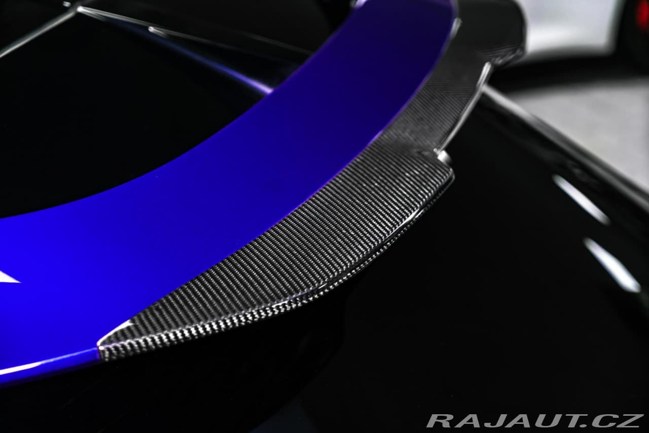 2023 Aston Martin Dbx - 10