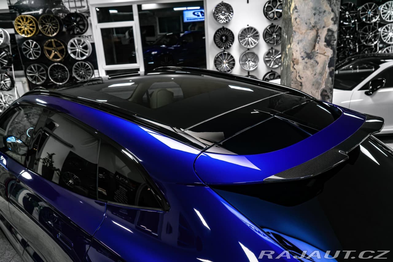 2023 Aston Martin Dbx - 11