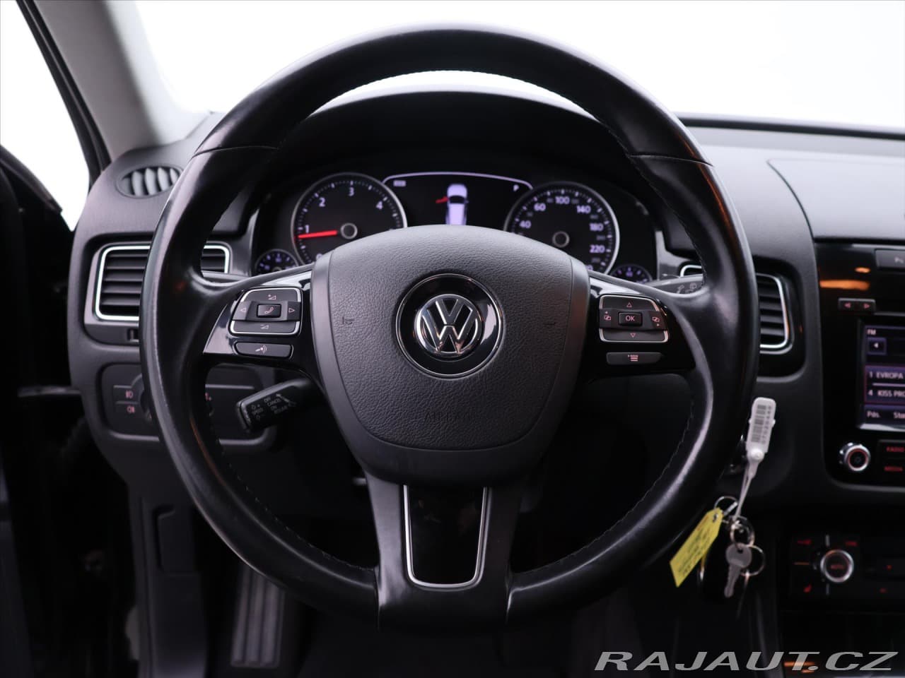 2012 Volkswagen Touareg - 14