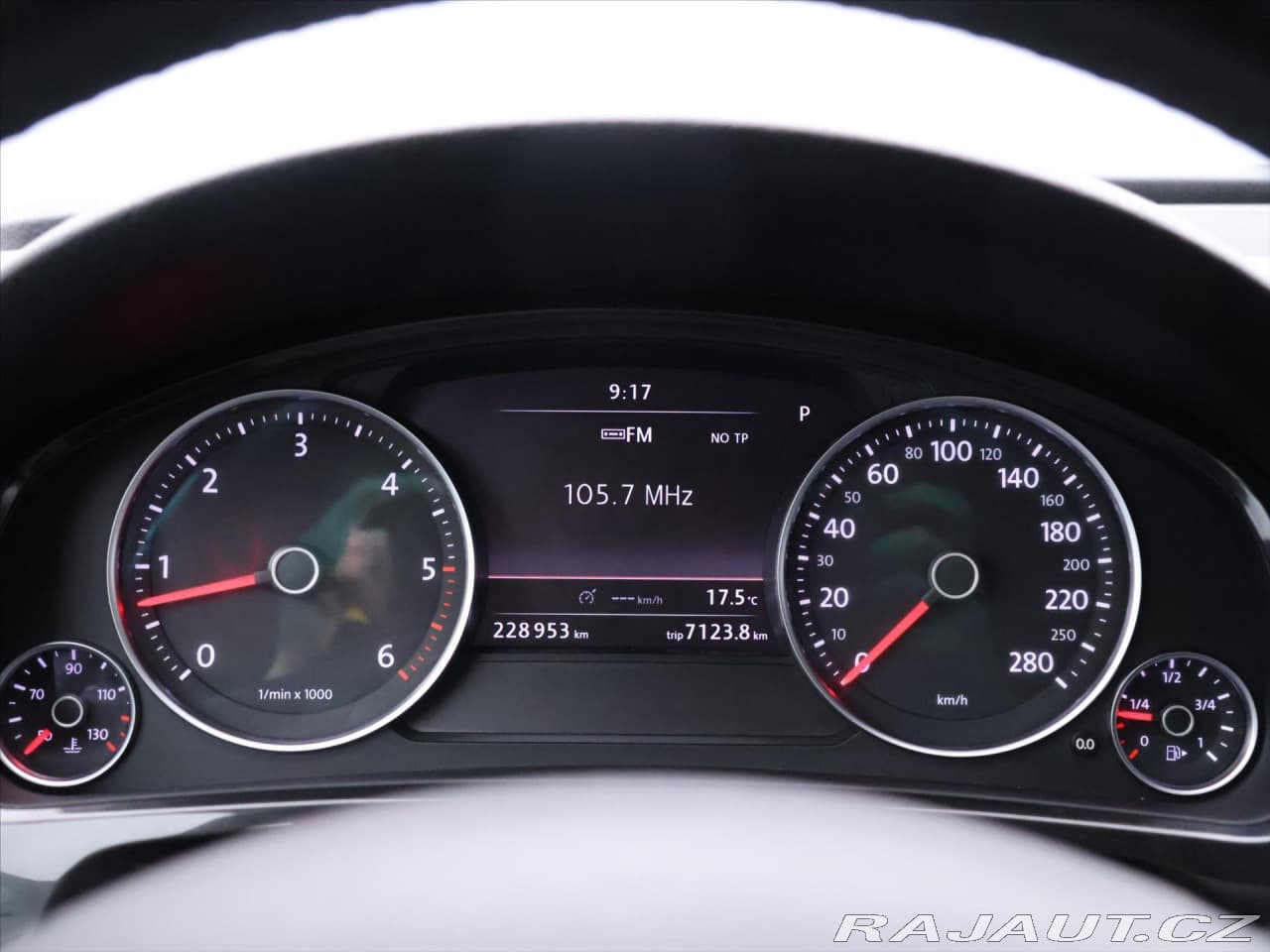 2012 Volkswagen Touareg - 15