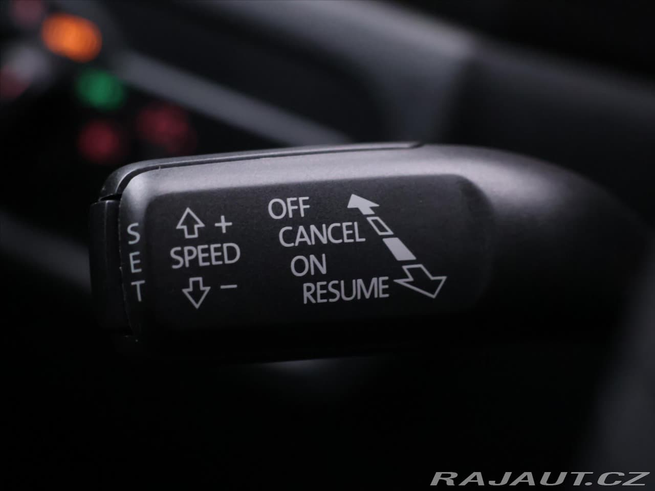 2012 Volkswagen Touareg - 16