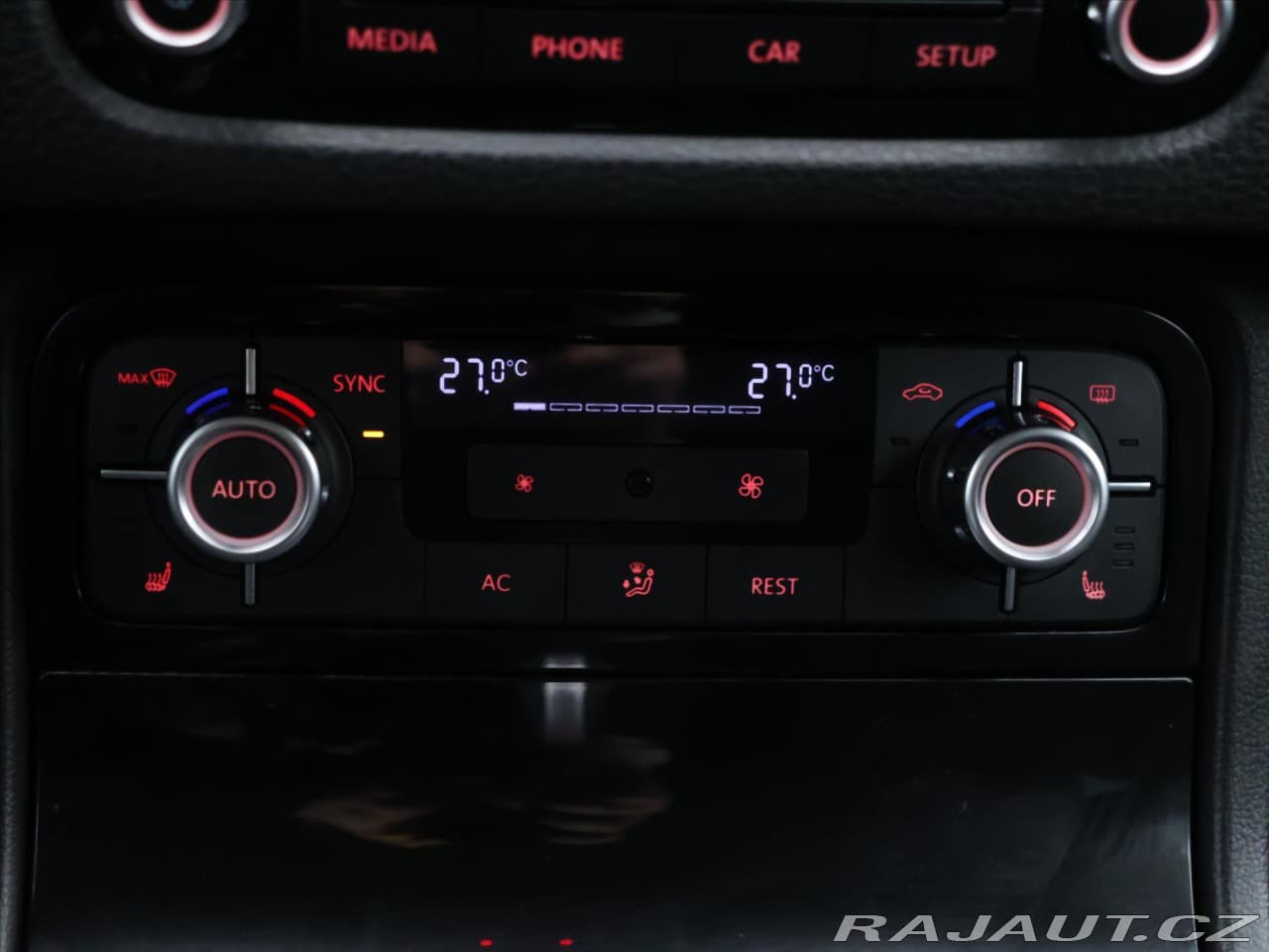 2012 Volkswagen Touareg - 19