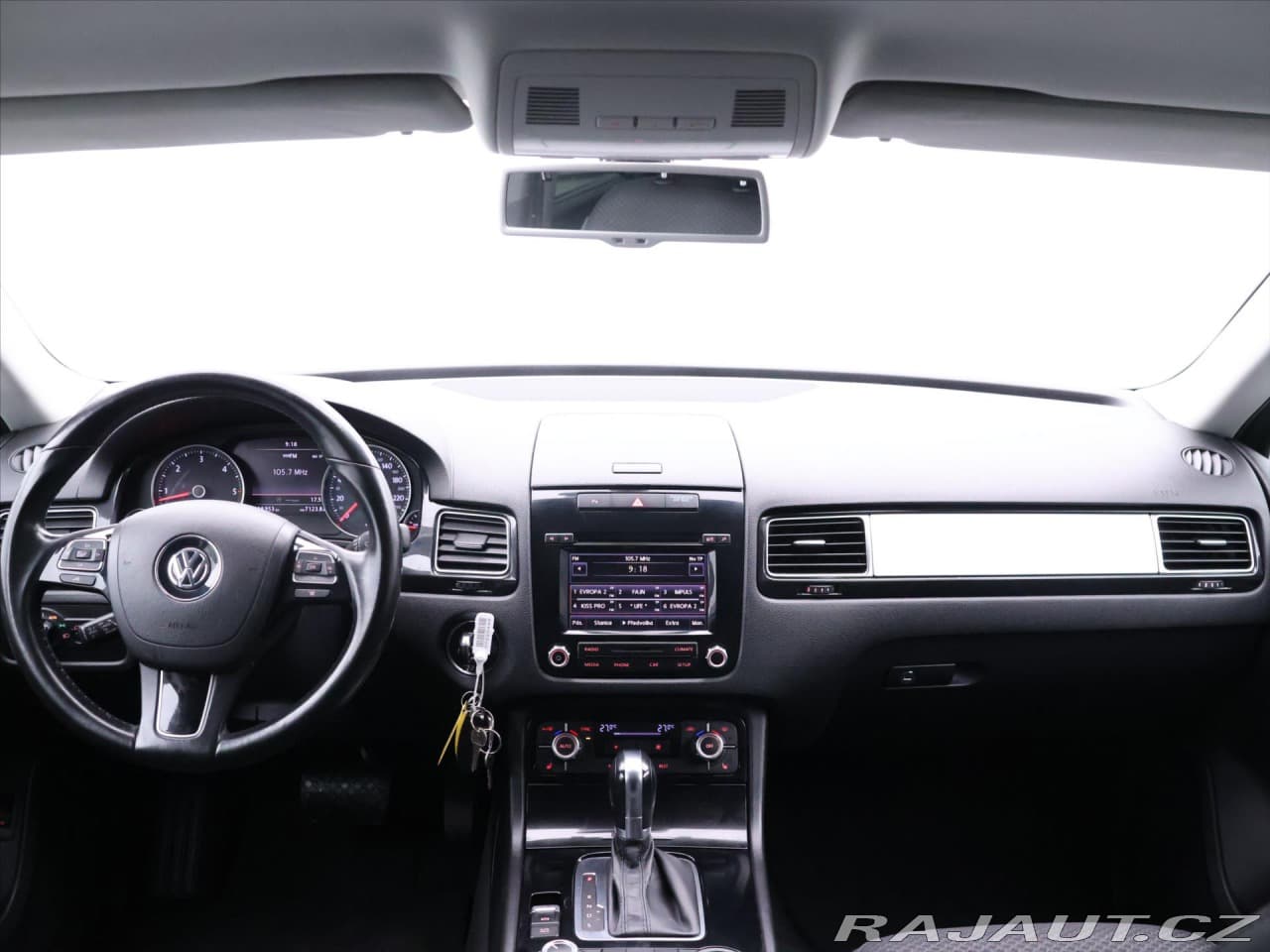 2012 Volkswagen Touareg - 20