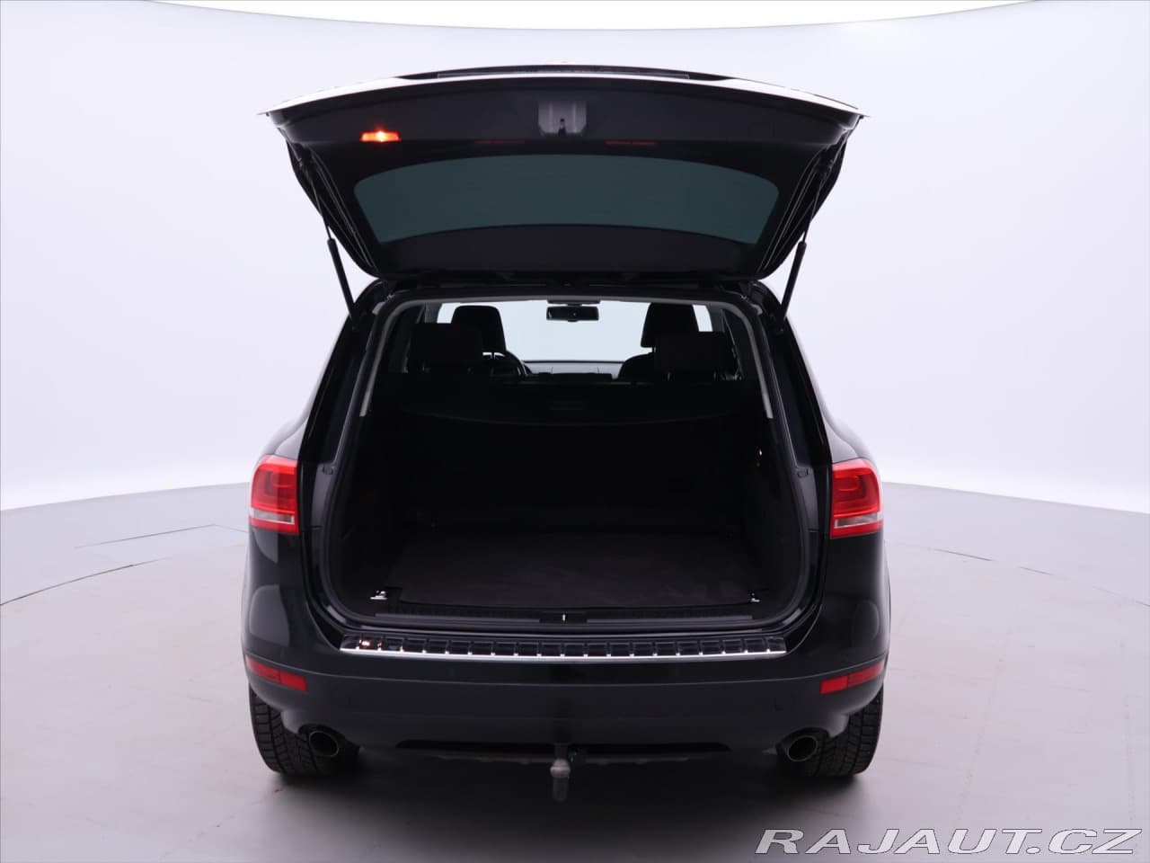 2012 Volkswagen Touareg - 9