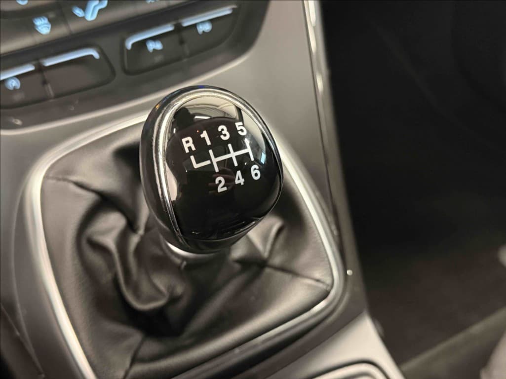 2016 Ford C-Max - 17