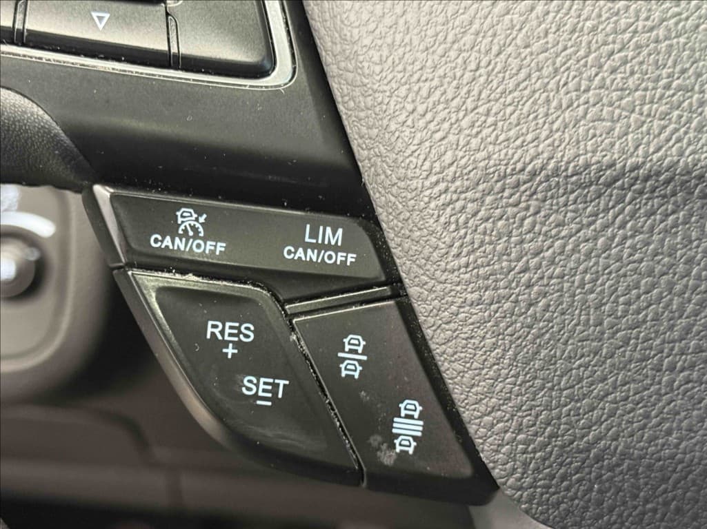 2016 Ford C-Max - 18