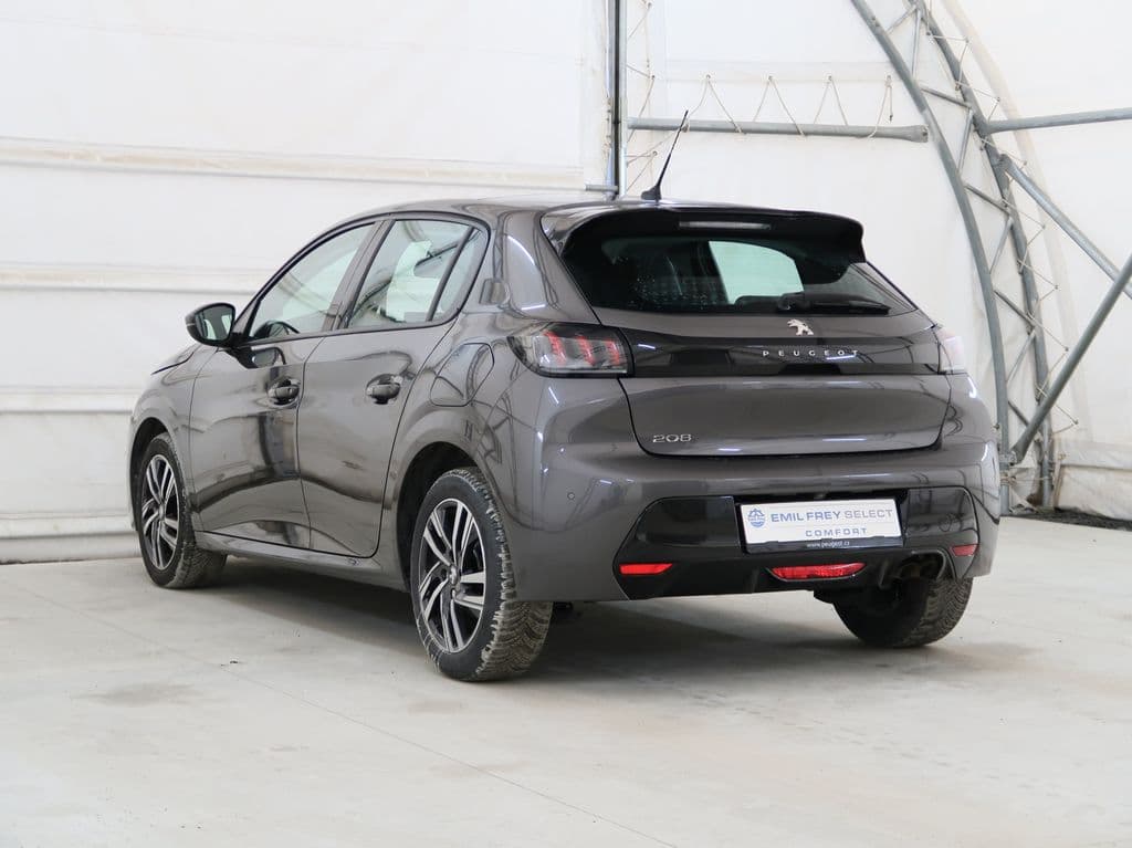 Peugeot 208 - 8