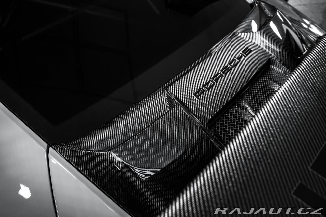 2020 Porsche 911 - 10