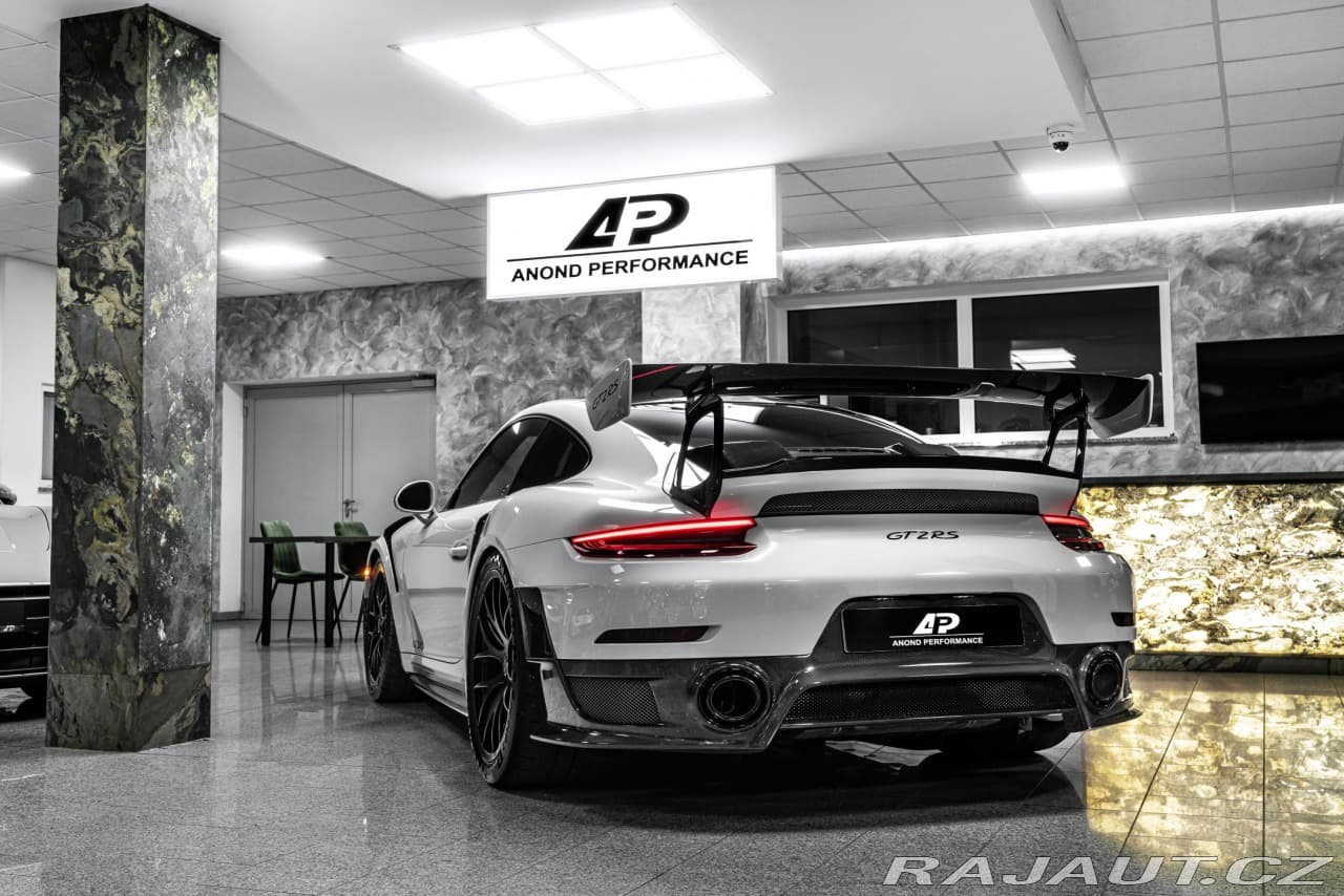 2020 Porsche 911 - 4