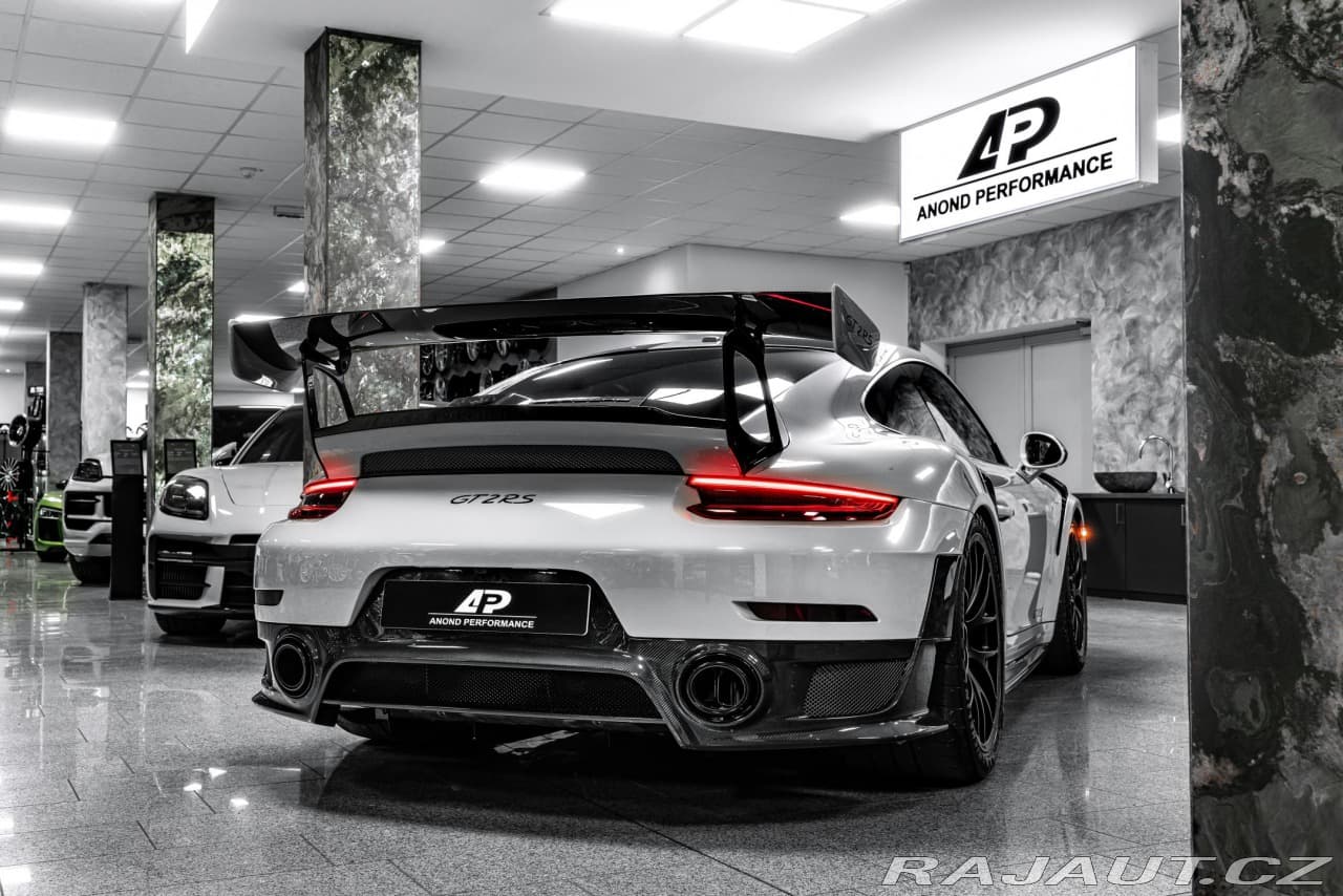 2020 Porsche 911 - 5