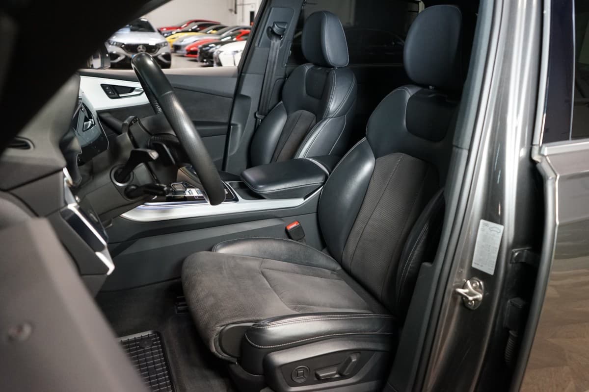 2020 Audi Q7 - 14