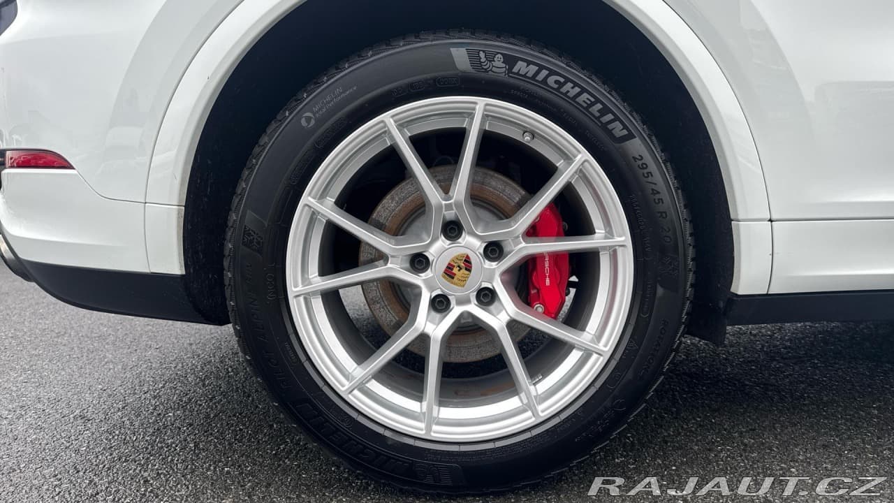 2023 Porsche Cayenne - 11