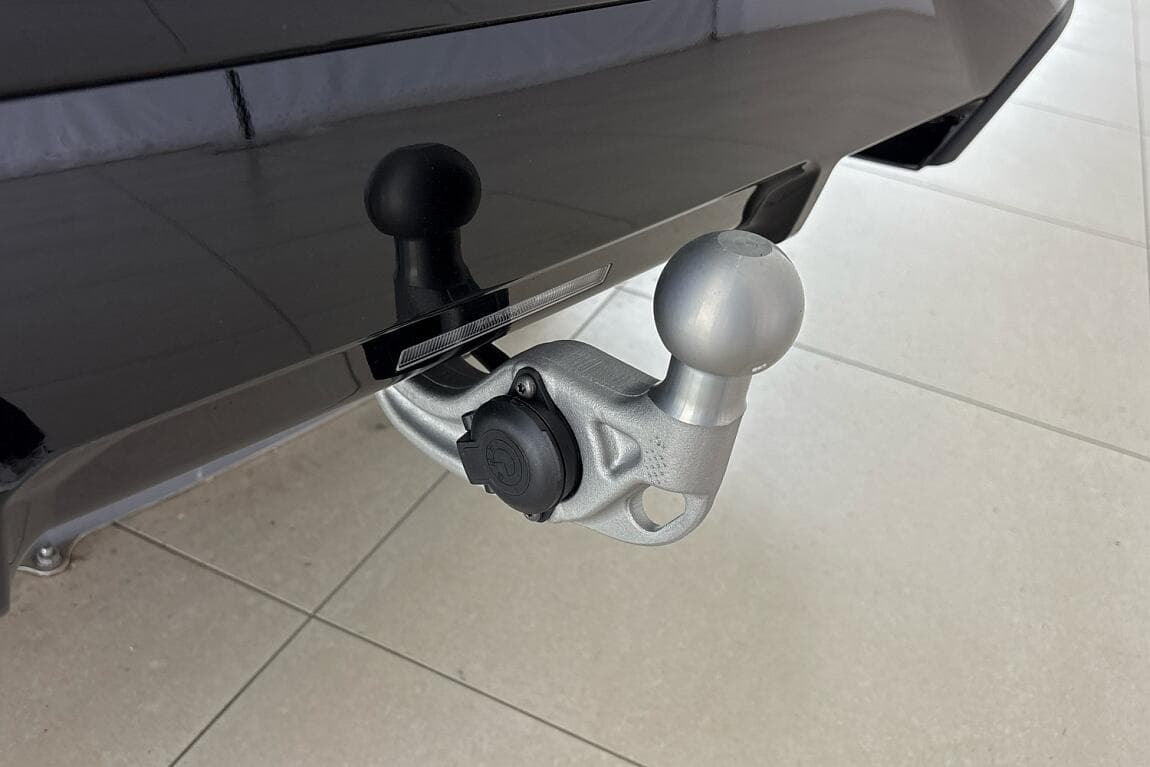 2025 BMW 5-Series - 16