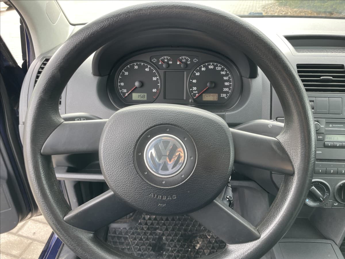 2004 Volkswagen Polo - 13