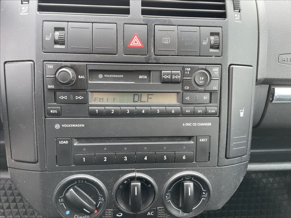 2004 Volkswagen Polo - 15