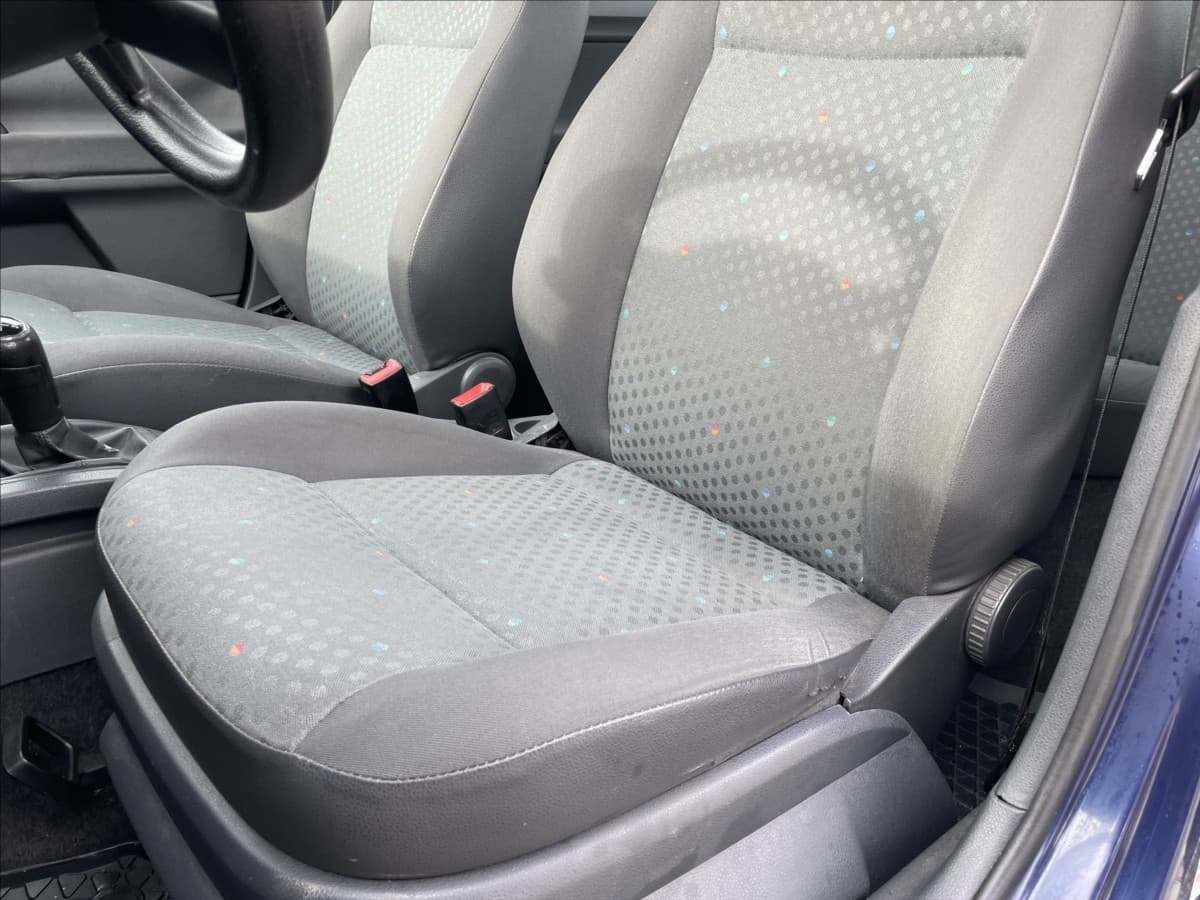 2004 Volkswagen Polo - 17