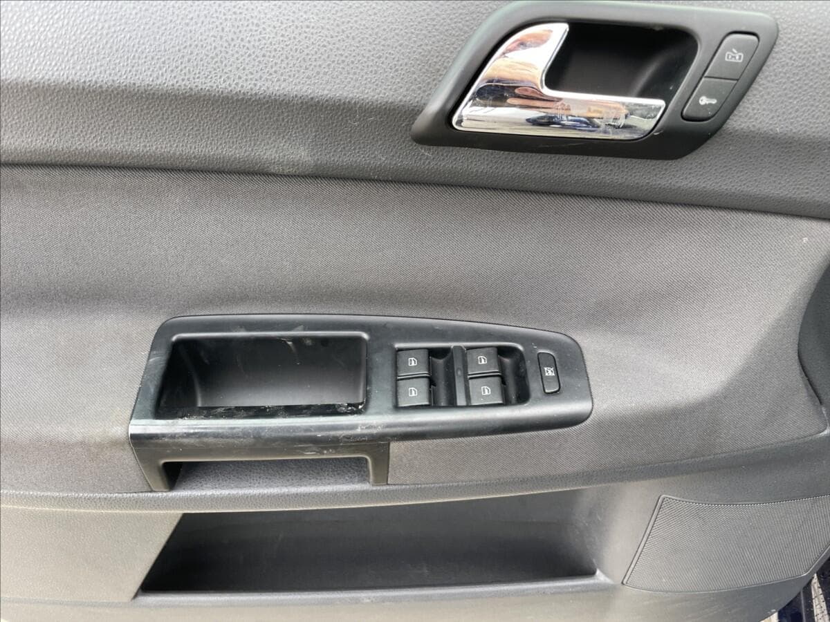 2004 Volkswagen Polo - 18