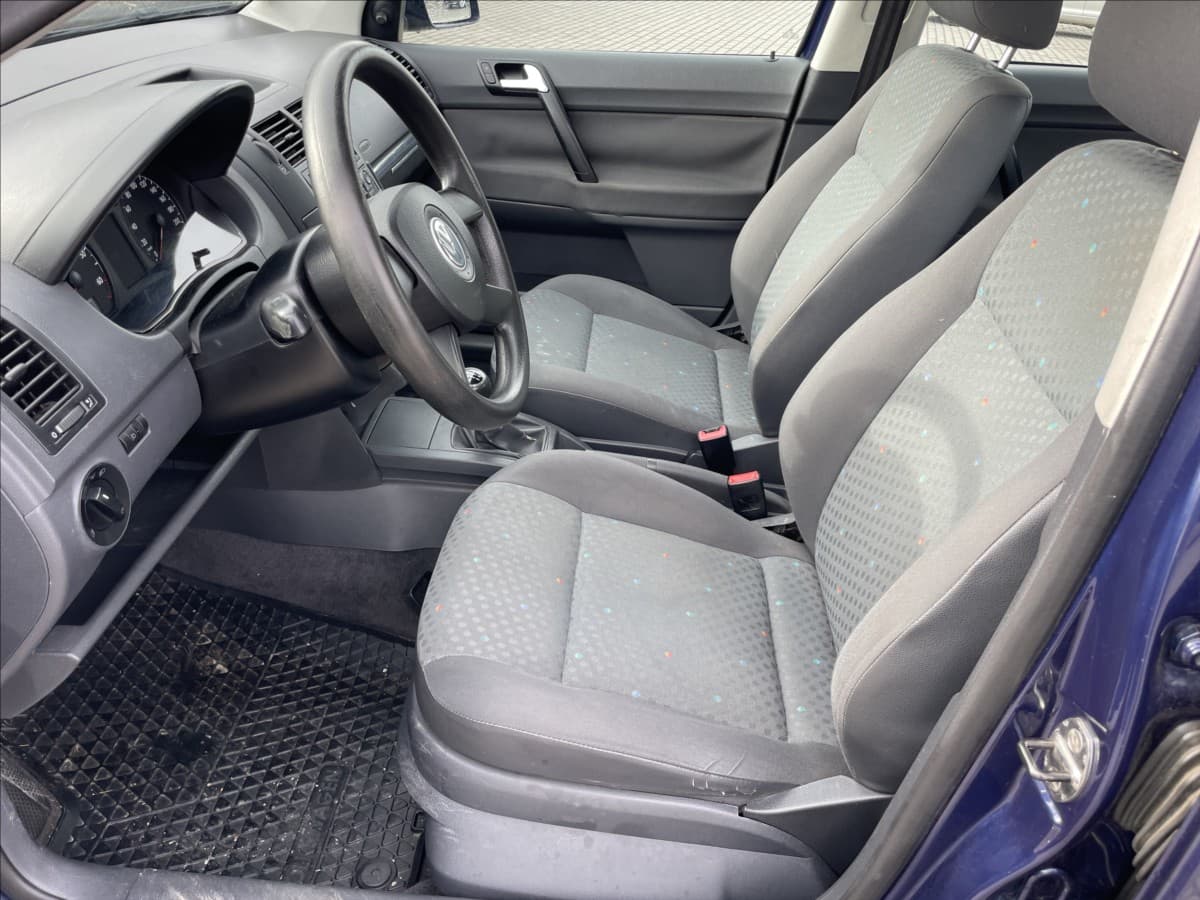 2004 Volkswagen Polo - 7