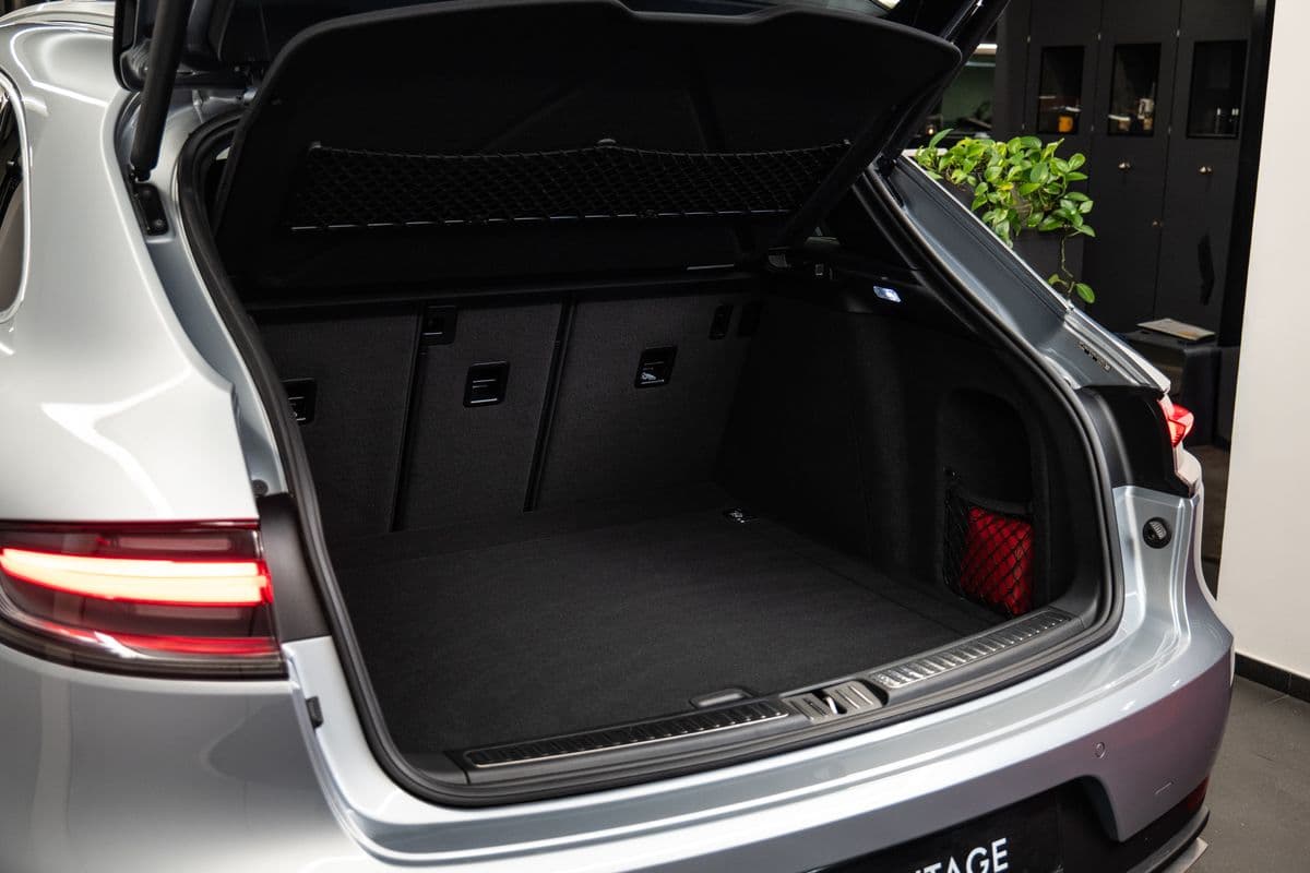 2025 Porsche Macan - 9