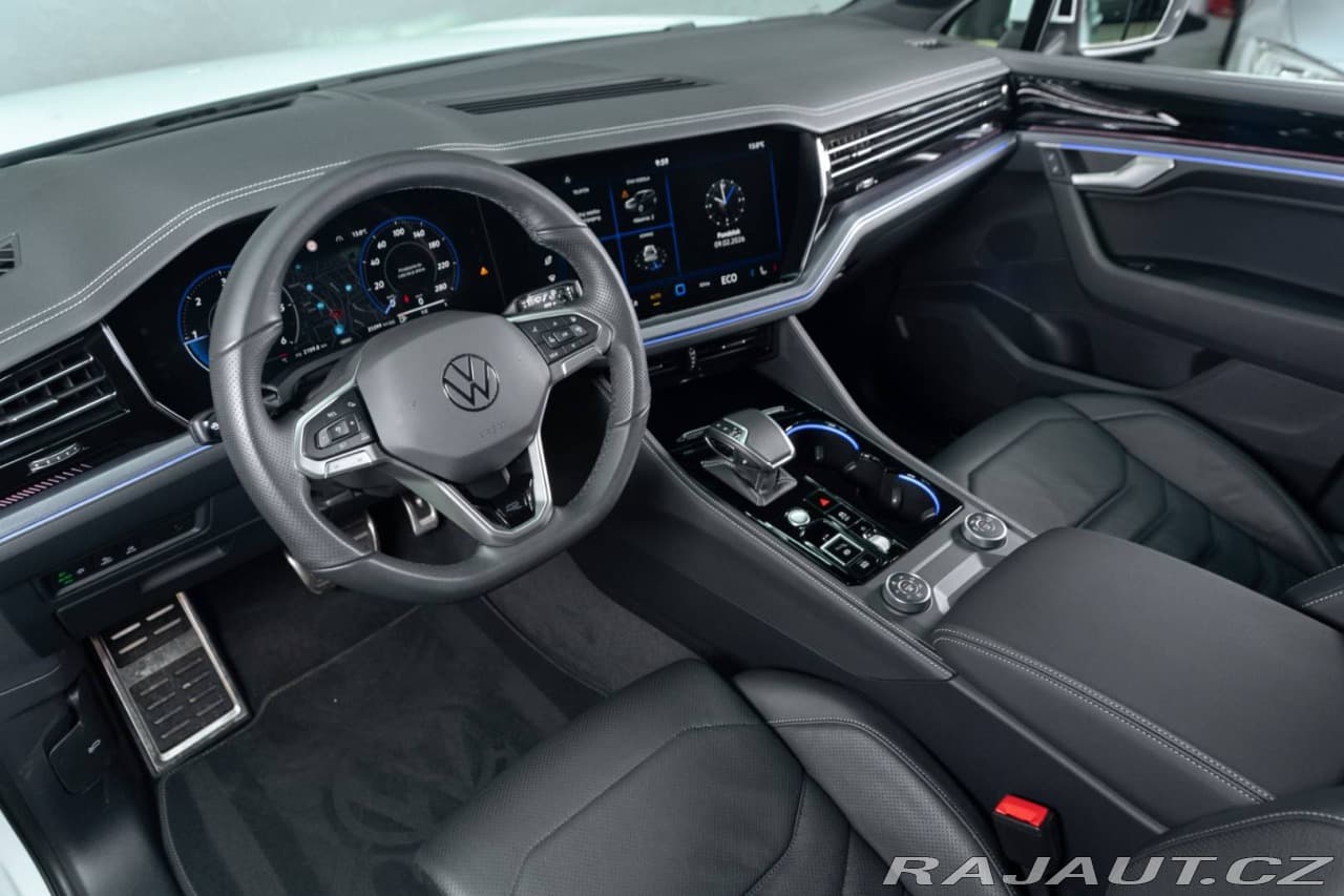 2025 Volkswagen Touareg - 5