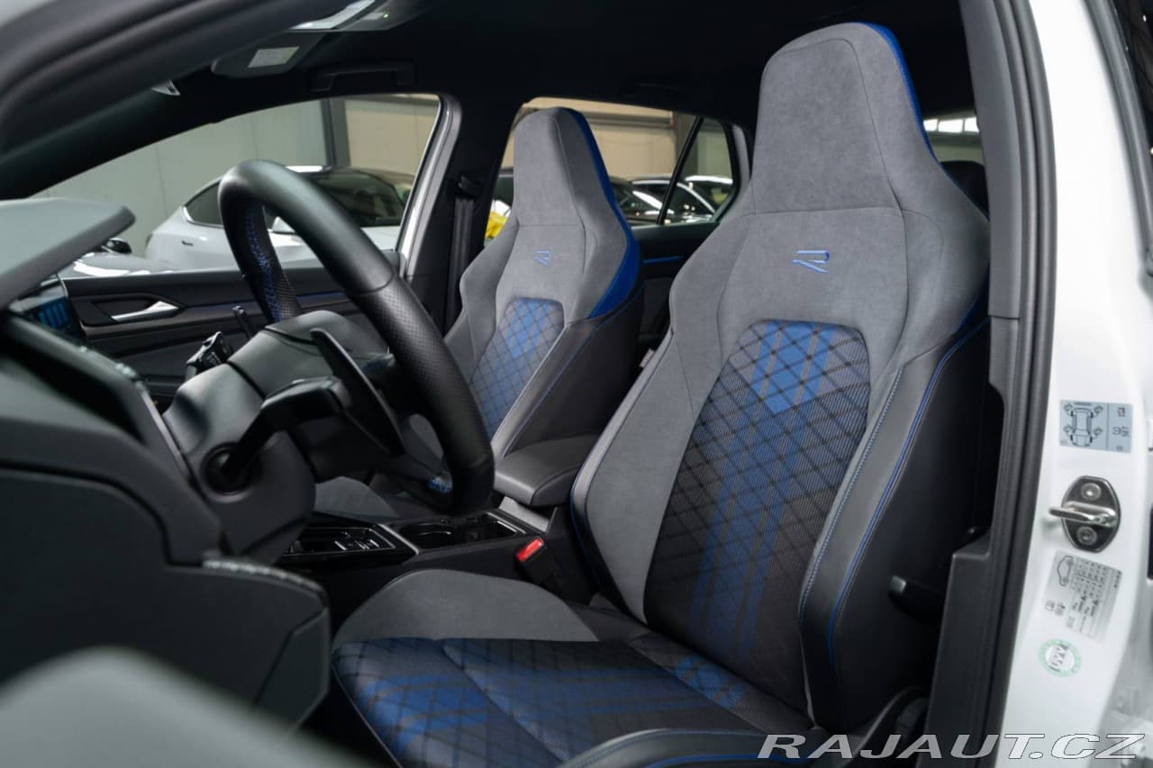 2023 Volkswagen Golf - 10