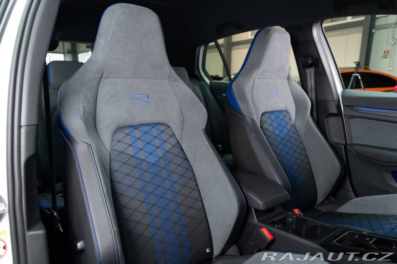 2023 Volkswagen Golf - 11