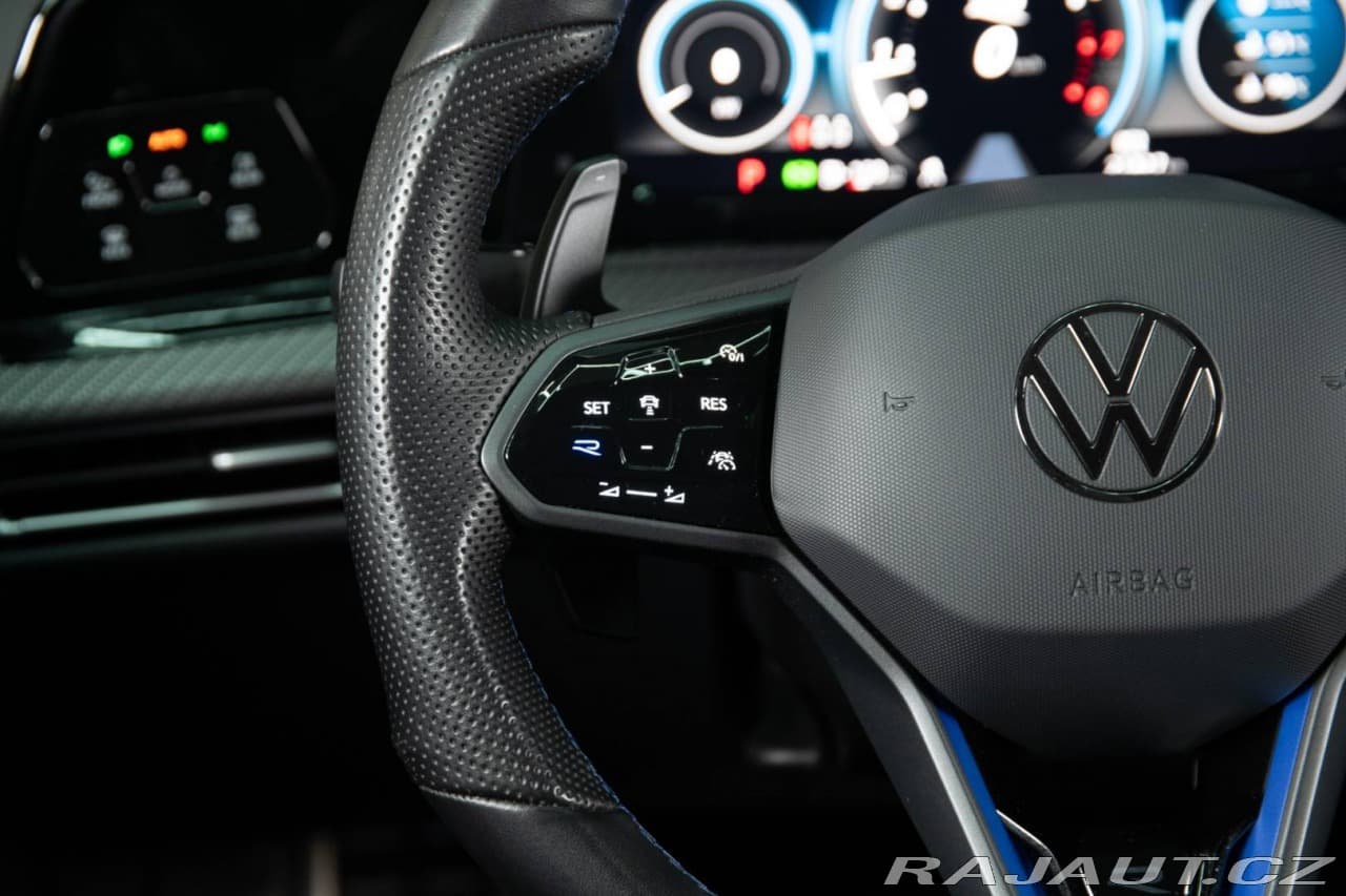 2023 Volkswagen Golf - 16