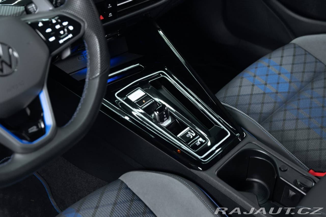 2023 Volkswagen Golf - 7