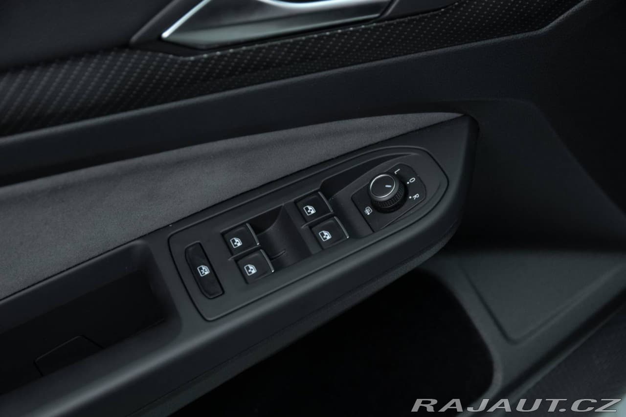 2023 Volkswagen Golf - 9