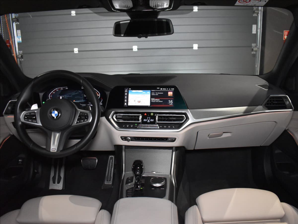 2022 BMW 3-Series - 13