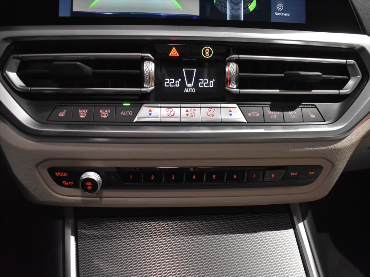 2022 BMW 3-Series - 16