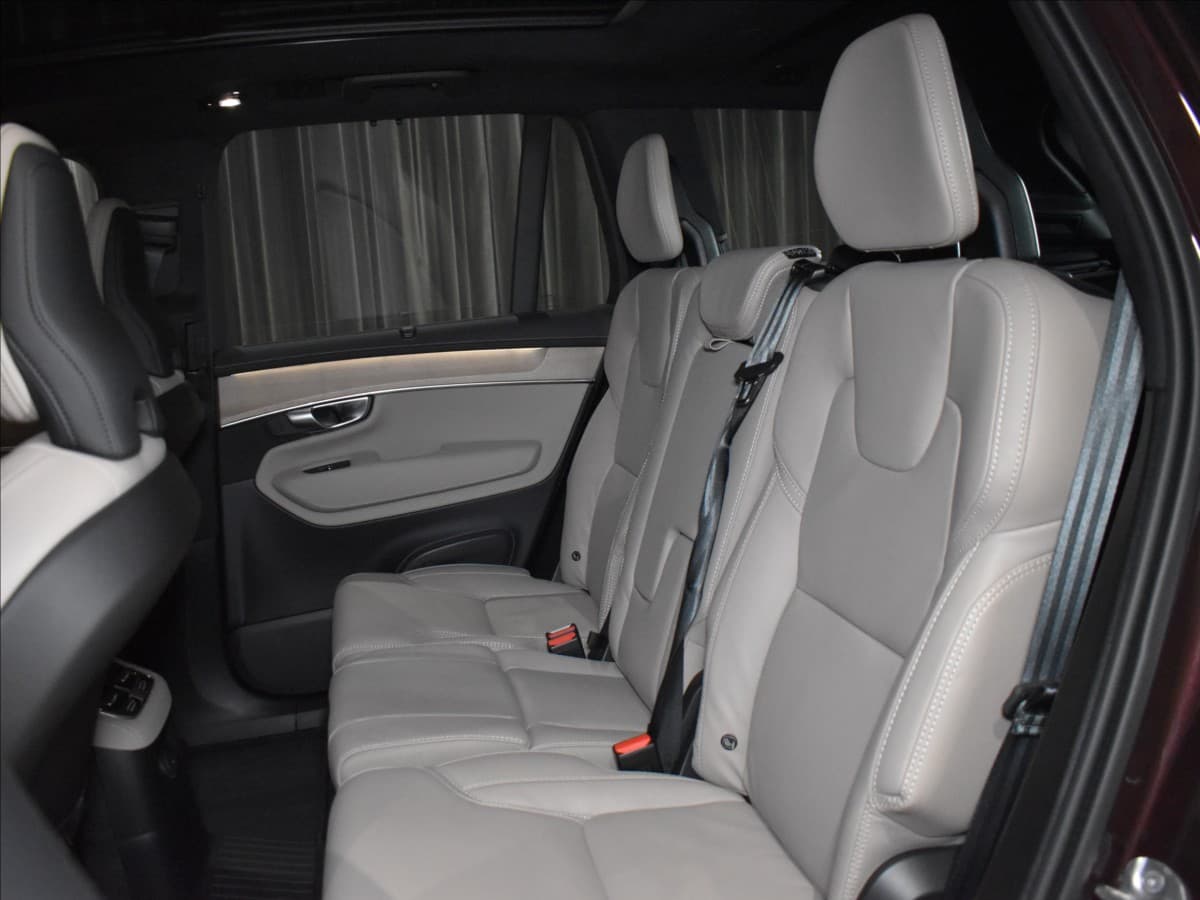 2025 Volvo Xc90 - 9
