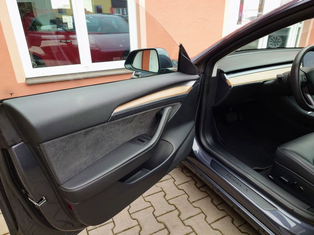 2021 Tesla Model 3 - 12