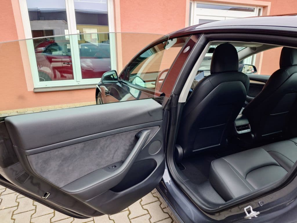 2021 Tesla Model 3 - 16