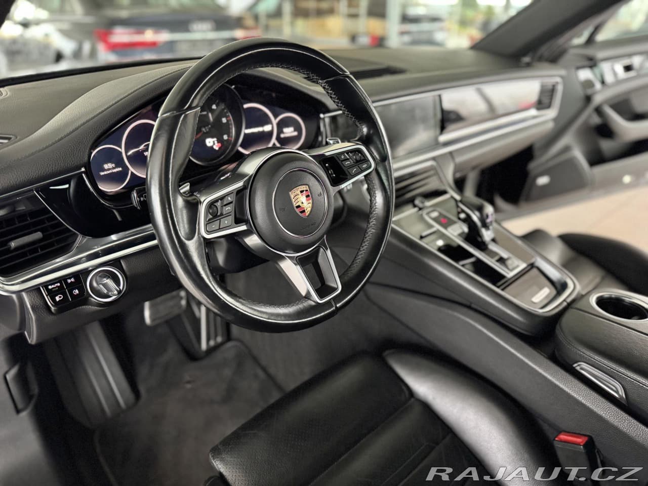 2017 Porsche Panamera - 10