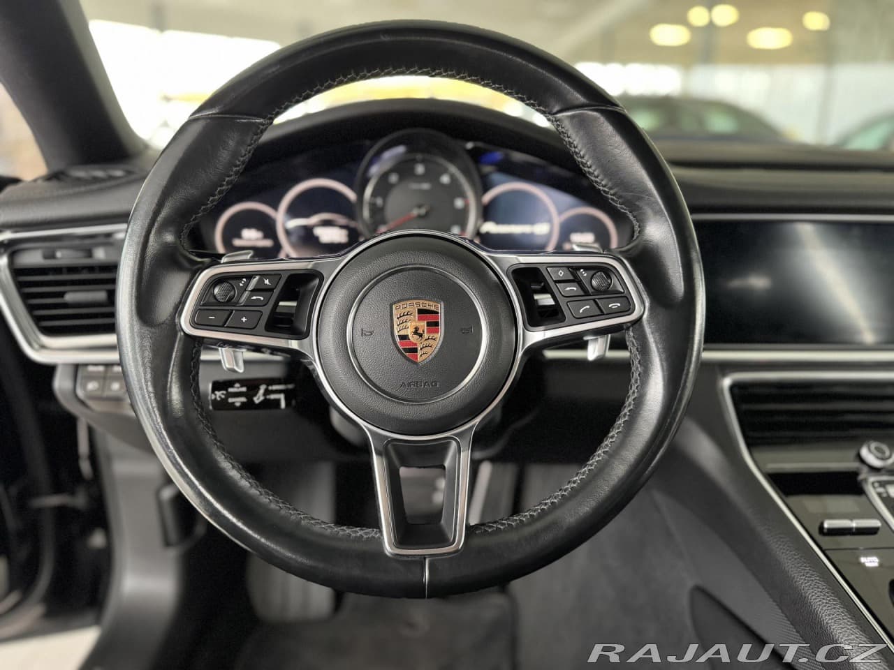 2017 Porsche Panamera - 11