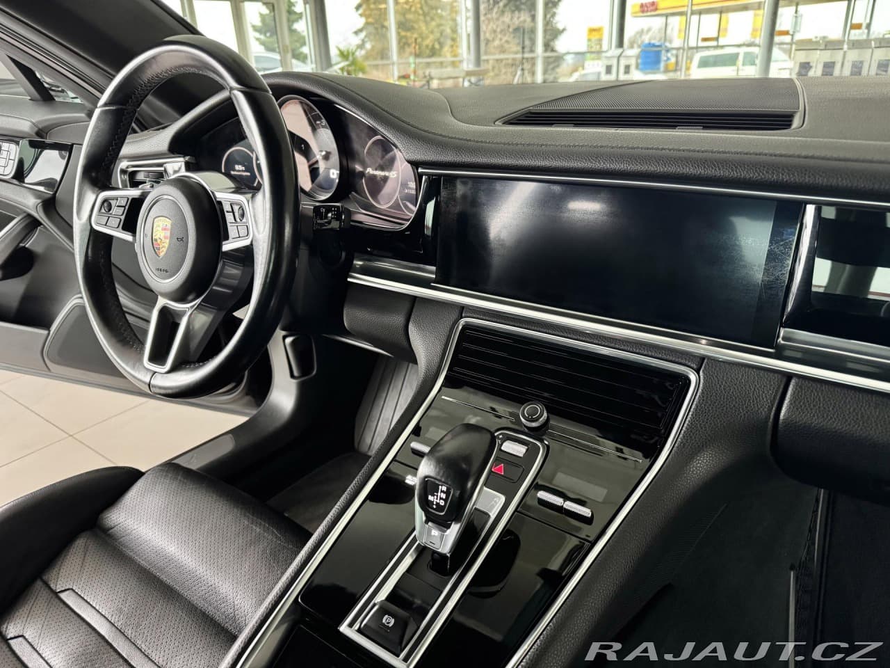 2017 Porsche Panamera - 13