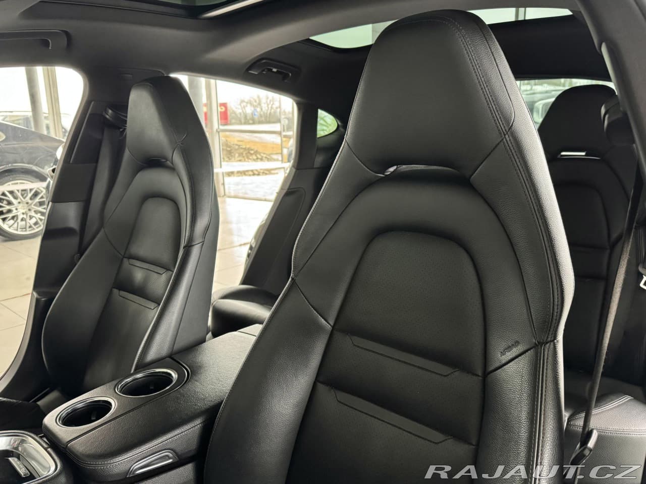 2017 Porsche Panamera - 14