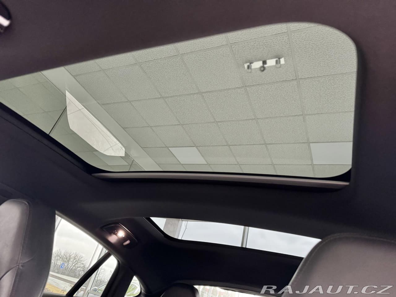 2017 Porsche Panamera - 18